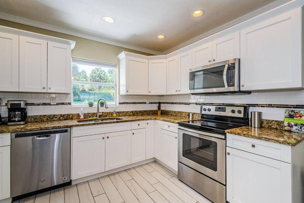 Villa Beautiful Pool House In Old Seminole Heights! Tampa Exterior foto