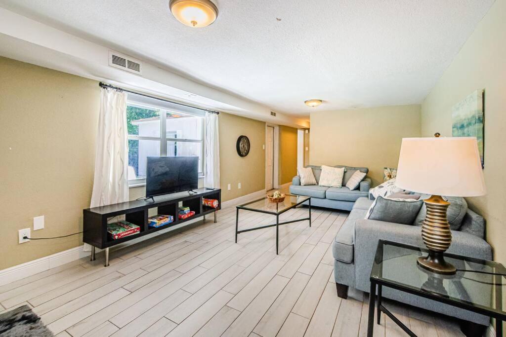 Villa Beautiful Pool House In Old Seminole Heights! Tampa Exterior foto
