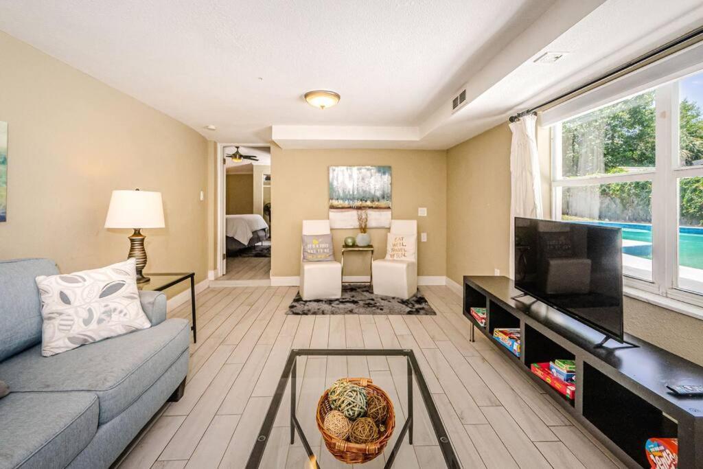 Villa Beautiful Pool House In Old Seminole Heights! Tampa Exterior foto